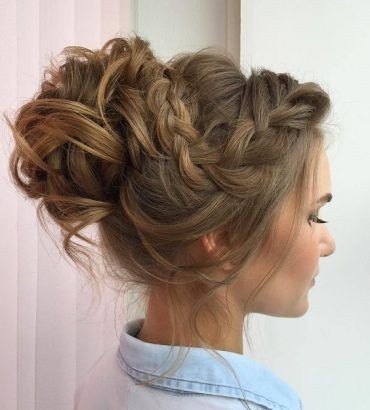 53 Chignons hauts de mariage pour s'inspirer 46