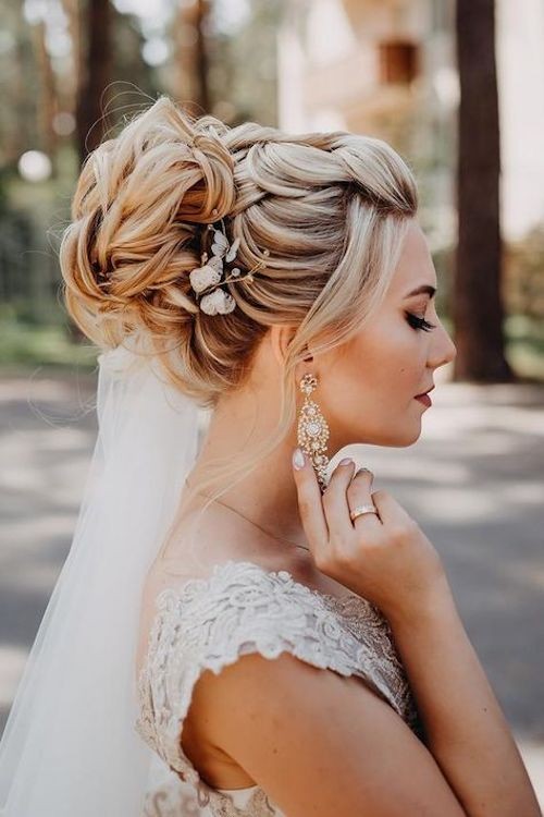 53 Chignons hauts de mariage pour s'inspirer 47