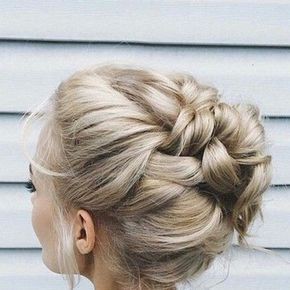 53 Chignons hauts de mariage pour s'inspirer 6