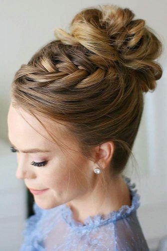 53 Chignons hauts de mariage pour s'inspirer 1