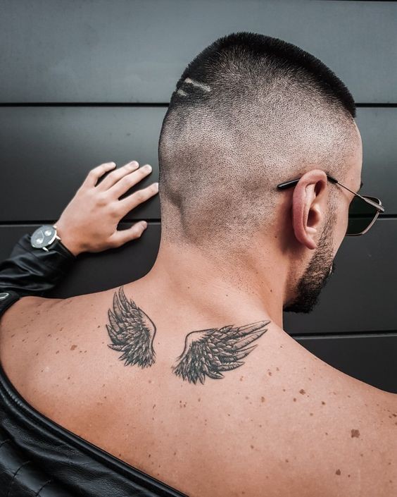 Les 44 plus belles idées de tatouages ailes d'ange 14