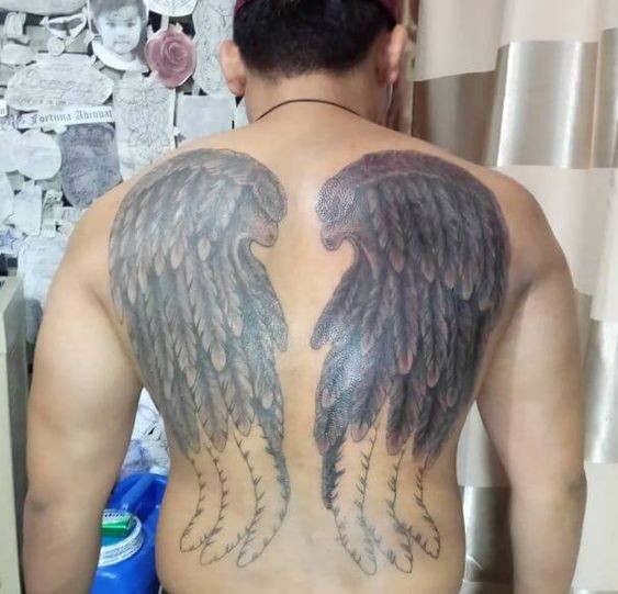 Les 44 plus belles idées de tatouages ailes d'ange 20