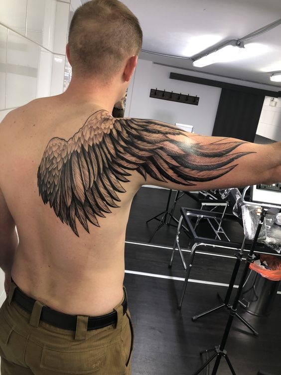 Les 44 plus belles idées de tatouages ailes d'ange 37