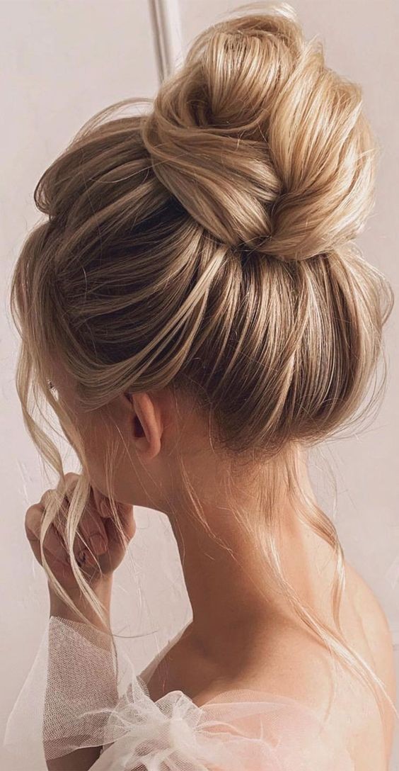 61 top idées de coiffures de chignon de mariage 12