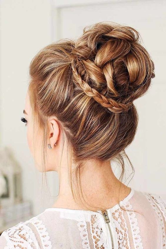 61 top idées de coiffures de chignon de mariage 27