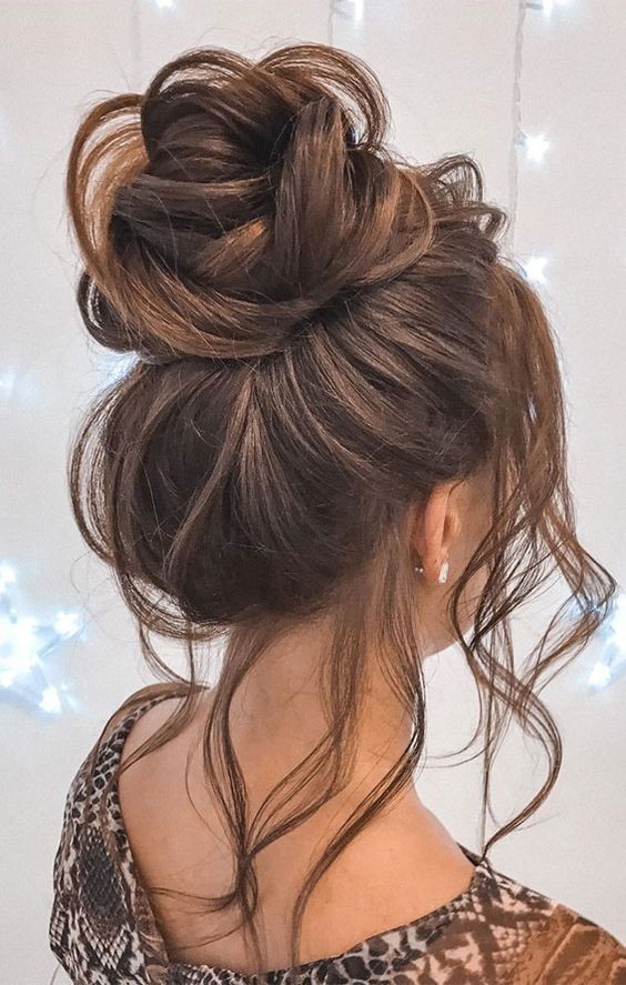 61 top idées de coiffures de chignon de mariage 32