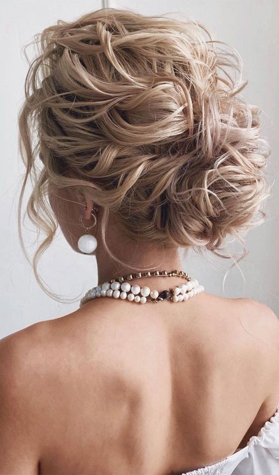 61 top idées de coiffures de chignon de mariage 35