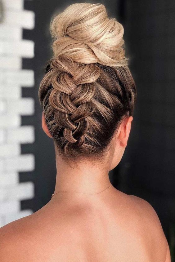 61 top idées de coiffures de chignon de mariage 37