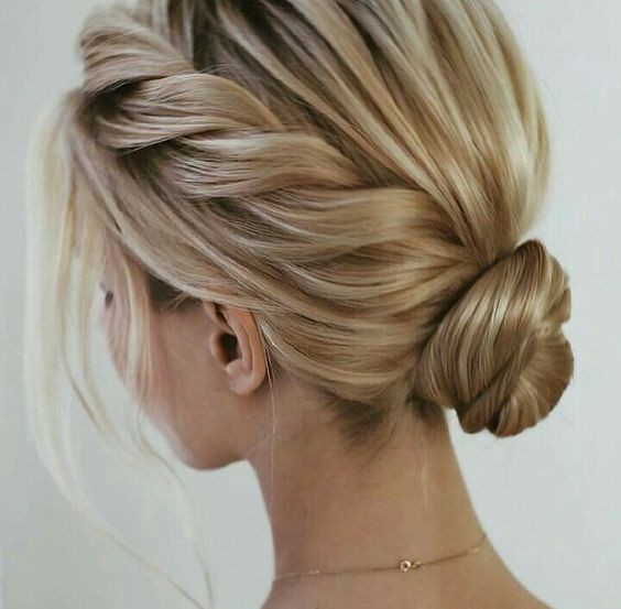 61 top idées de coiffures de chignon de mariage 43