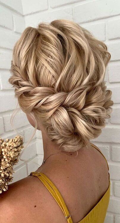 61 top idées de coiffures de chignon de mariage 44