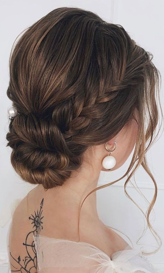 61 top idées de coiffures de chignon de mariage 45