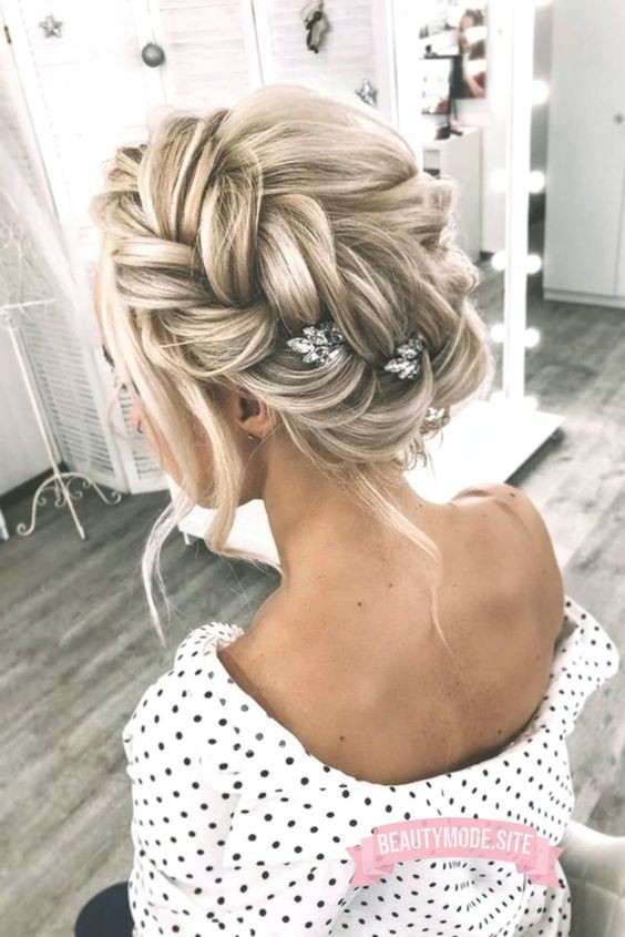 61 top idées de coiffures de chignon de mariage 48