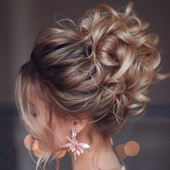 61 top idées de coiffures de chignon de mariage 6