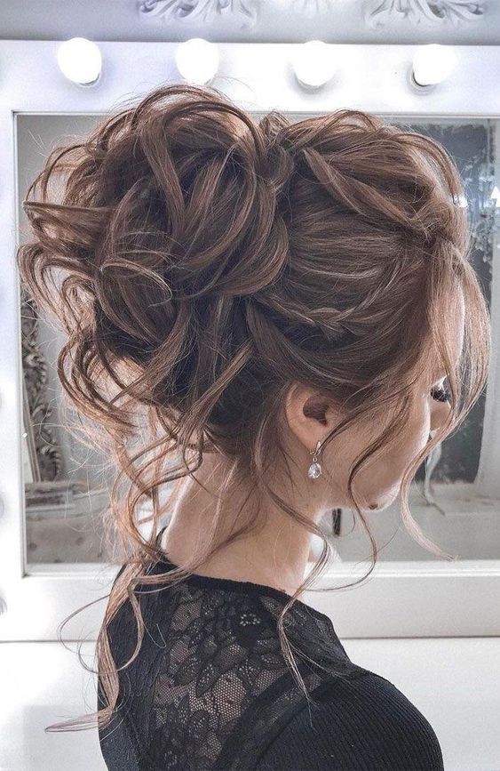 61 top idées de coiffures de chignon de mariage 54