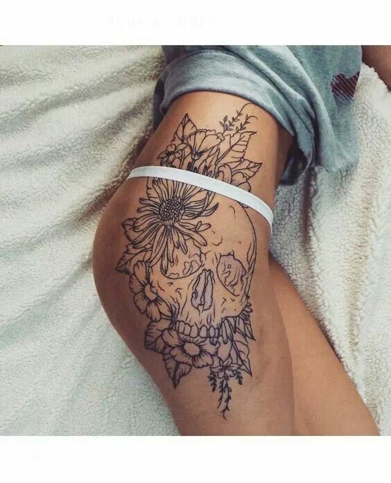 Les 50 plus beaux tatouages hanche pour femme 10