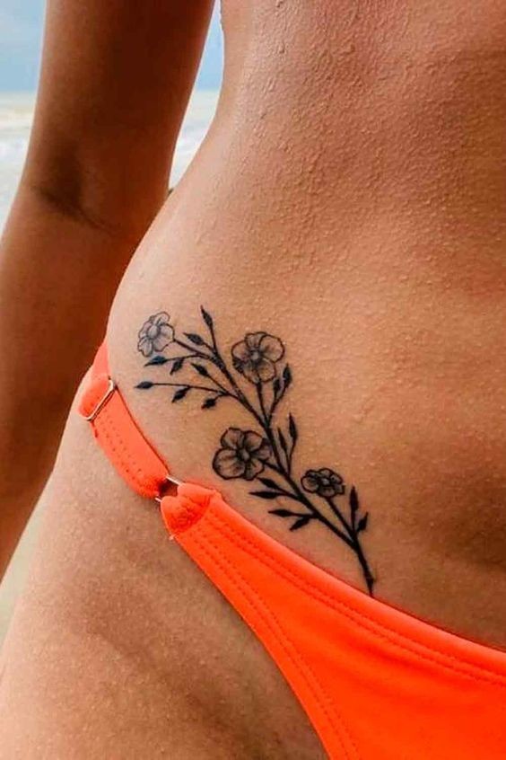 Les 50 plus beaux tatouages hanche pour femme 20