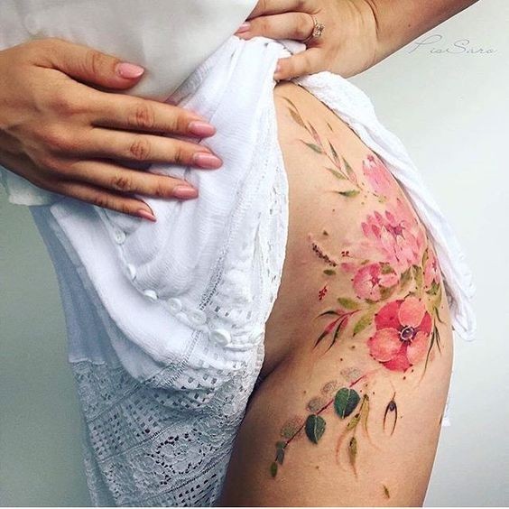 Les 50 plus beaux tatouages hanche pour femme 26