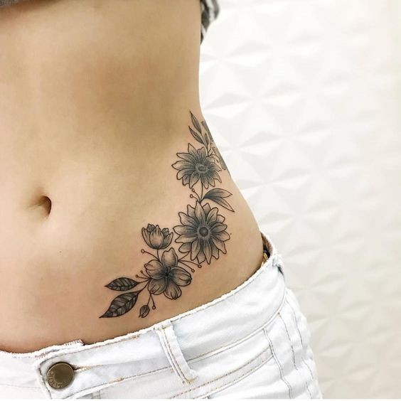 Les 50 plus beaux tatouages hanche pour femme 32