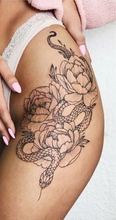 Les 50 plus beaux tatouages hanche pour femme 39