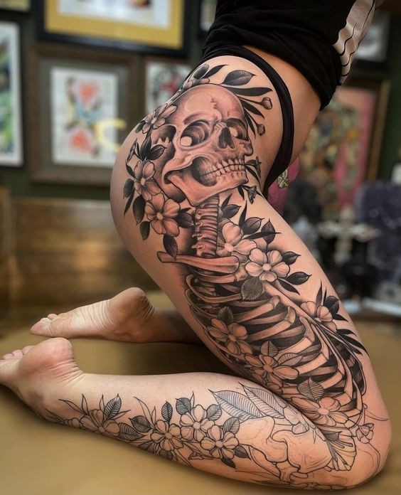 Les 50 plus beaux tatouages hanche pour femme 46