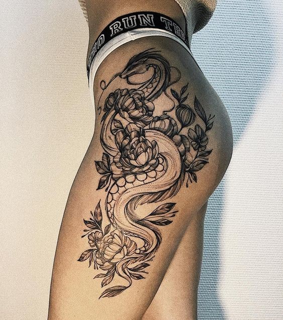 Les 50 plus beaux tatouages hanche pour femme 47