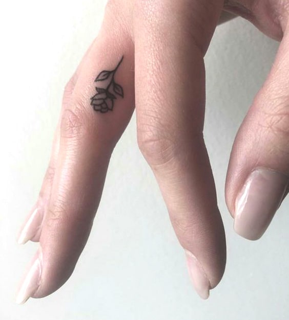 88 petits tatouages mignons et minimalistes pour femmes 36