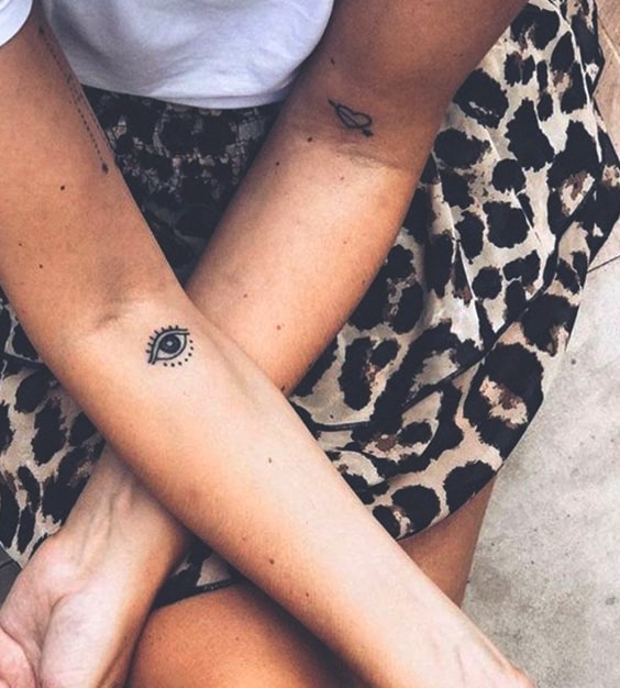 88 petits tatouages mignons et minimalistes pour femmes 81