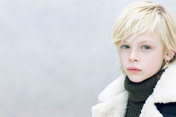 Les 50 plus belles coupes de cheveux mi longs pour garçon