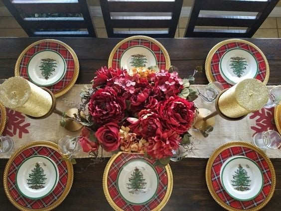 28 idées de décoration de table pour Noël 7