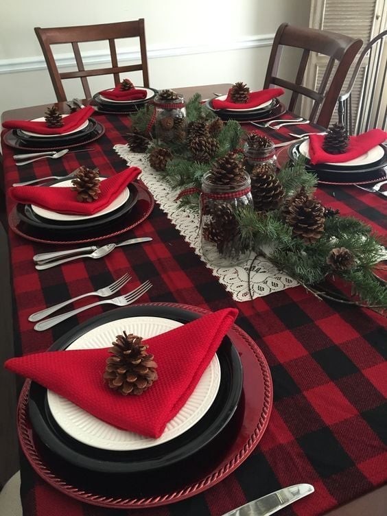 28 idées de décoration de table pour Noël 11