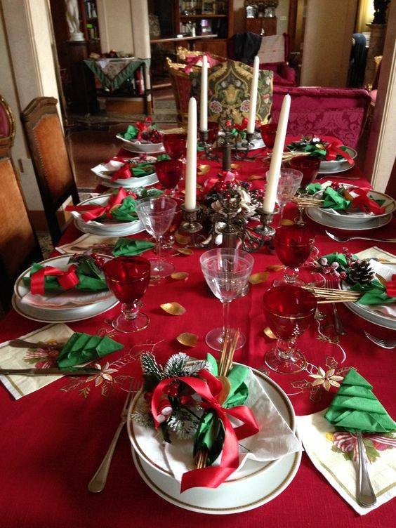 28 idées de décoration de table pour Noël 26