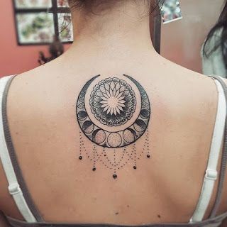 30 idées de tatouages soleil lune pour femme 7