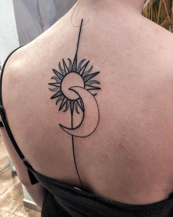 30 idées de tatouages soleil lune pour femme 21