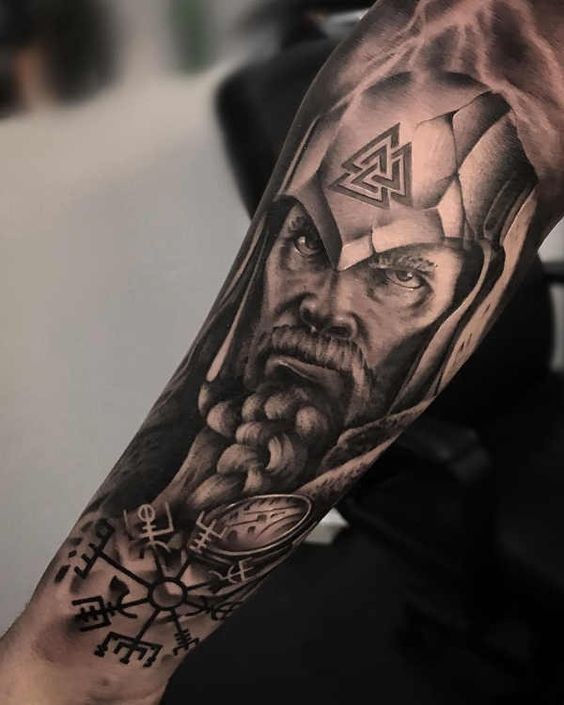 20 top idées de tatouages viking homme 2