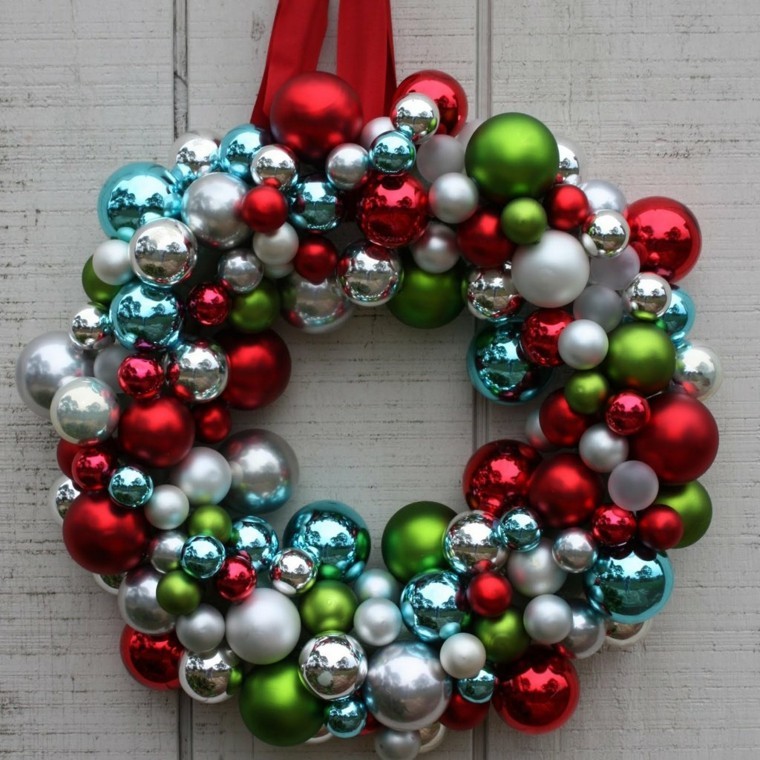 80 décorations de Noel à faire avec des boules de Noël 45