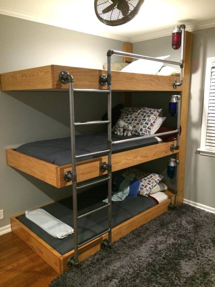 16 idées de lits triples pour économiser de l'espace dans une chambre 4