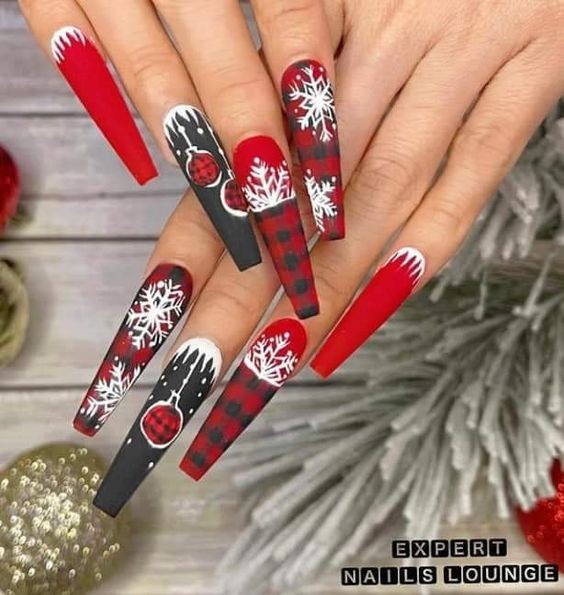 55 Nails art de Noël pour déballer vos cadeaux en beauté 37 55 Nails art de Noël pour déballer vos cadeaux en beauté 37