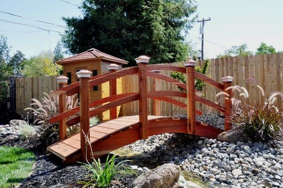 24 Ponts de jardin en bois à faire soi-même ! 9