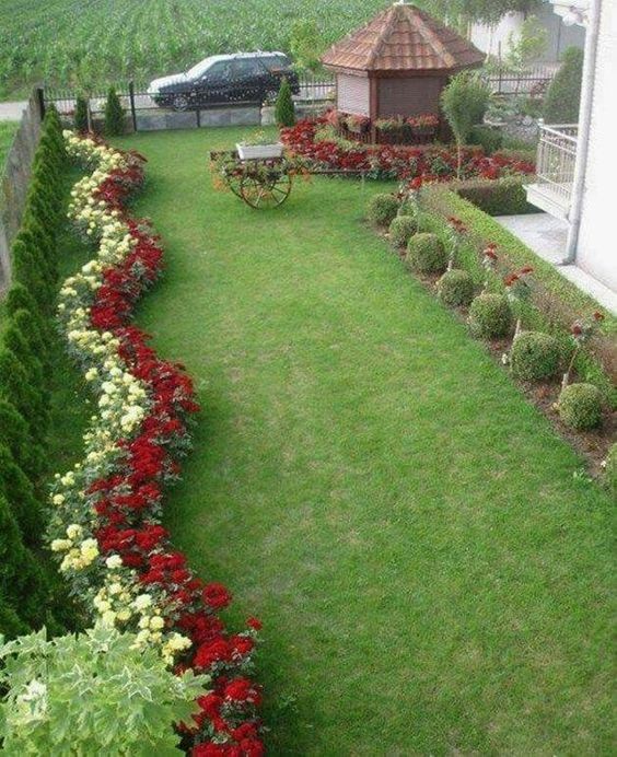 Les plus belles allées de jardin décorées avec des fleurs 13