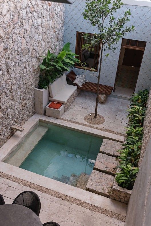 12 incroyables mini piscine pour embellir un jardin 5