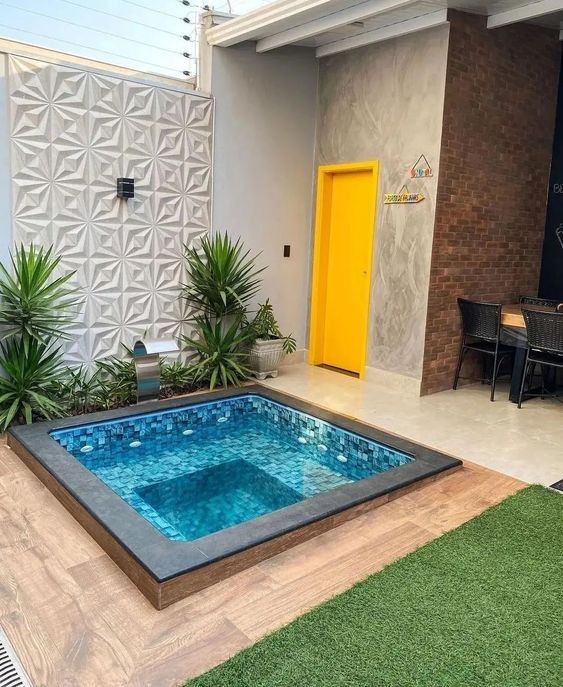 12 incroyables mini piscine pour embellir un jardin 7