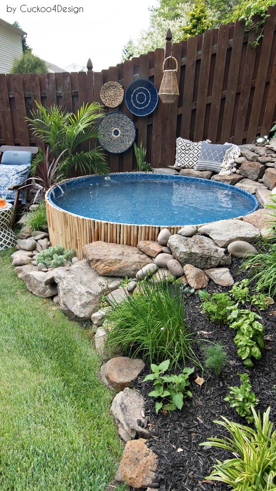 12 incroyables mini piscine pour embellir un jardin 11