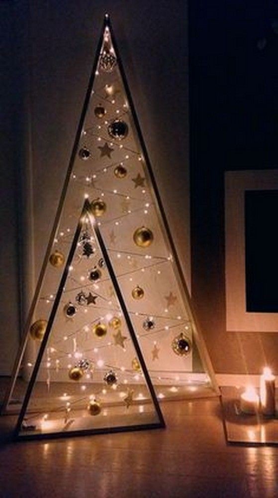 Top 18 des décorations de Noël en forme de triangle avec des boules 13