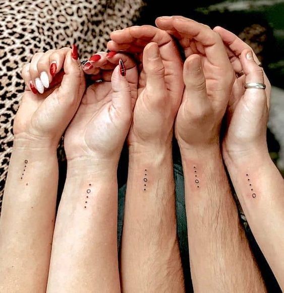 29 idées de tatouages de sœurs pour vous et votre sœur 3