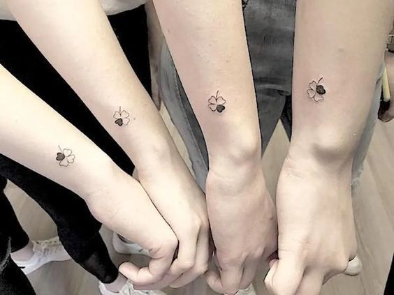 29 idées de tatouages de sœurs pour vous et votre sœur 4