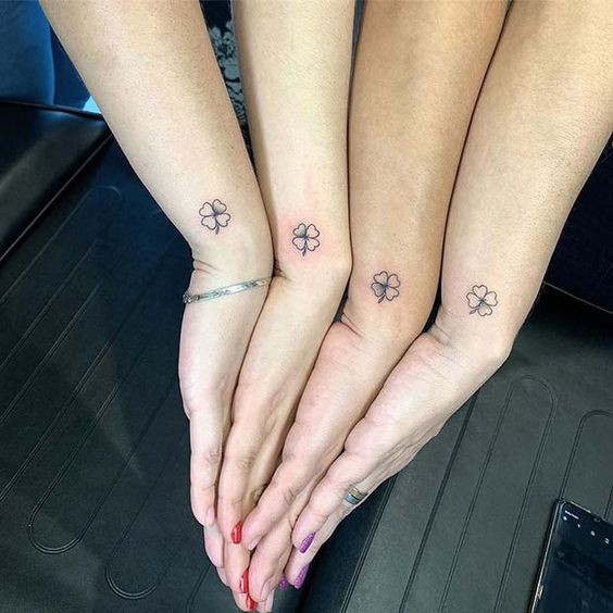 29 idées de tatouages de sœurs pour vous et votre sœur 17