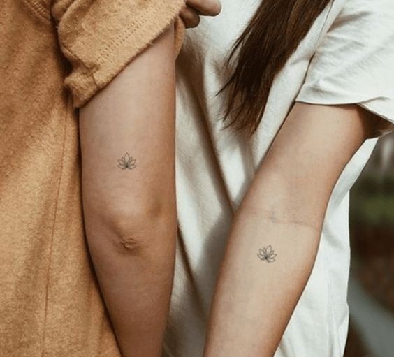 29 idées de tatouages de sœurs pour vous et votre sœur 29