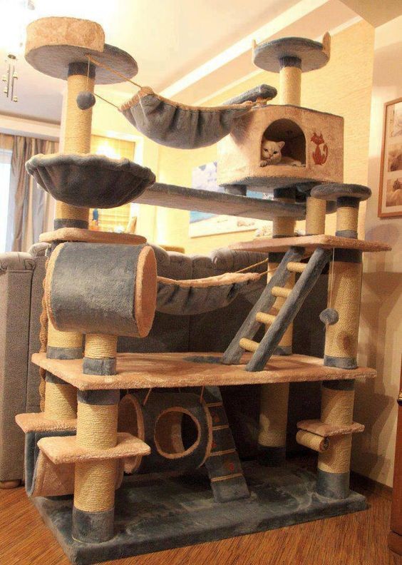 14 idées d'arbres à chat en bois à faire soi-même 2