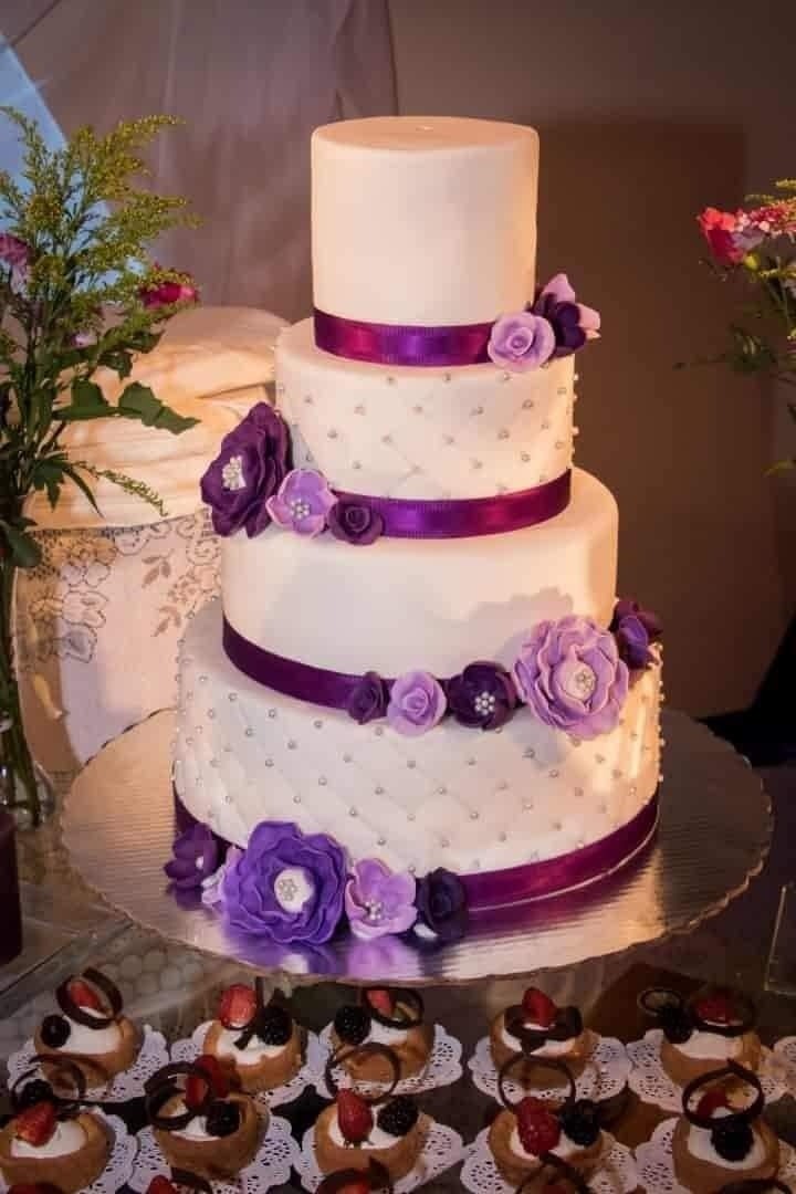 33 idées de décorations de mariage dans les tons violet 14