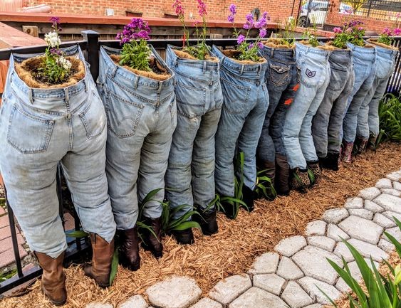 13 idées pour recycler les vieux jeans pour le jardin 9
